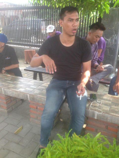 DJ Karaoke De Blues, Rio Sinulingga Dikeroyok Preman