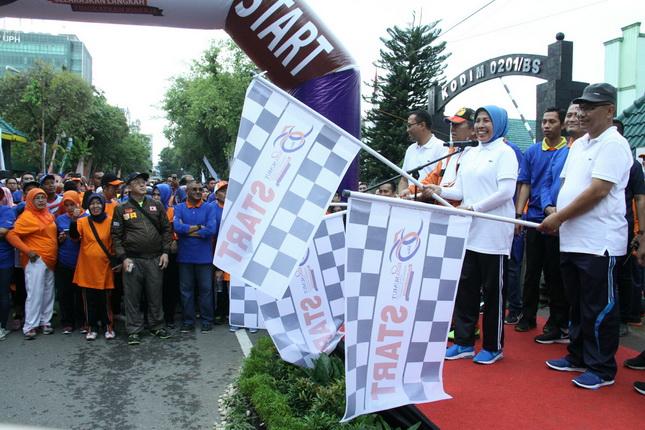 Wagub Lepas Gerak Jalan Santai HUT ke-56 Bank Sumut