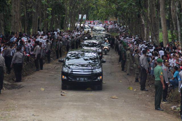 Presiden Jokowi Tanam Kelapa Sawit dan Bagikan Sertifikat Tanah di Sergai