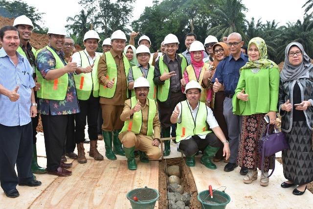 Gubsu Erry Letakkan Batu Pertama Pembangunan Kampus II USU di Deli Serdang