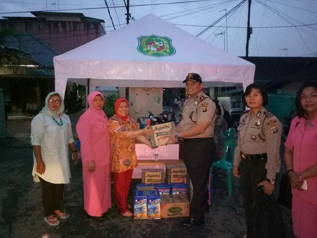 Kapolsek Medan Kota Kompol Martuasah H Tobing SIK Kunjungi Korban Banjir