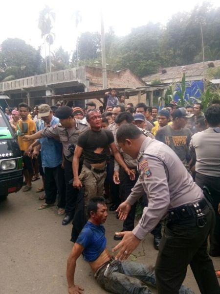 Dua Pelaku Jambret Dihajar Massa