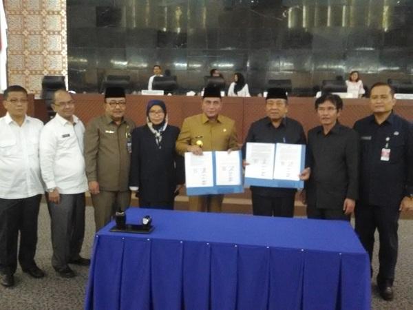 Diwarnai Aksi Walk Out, Gubsu dan Pimpinan DPRD Sumut Tandatangani KUA PPAS RAPBD 2019