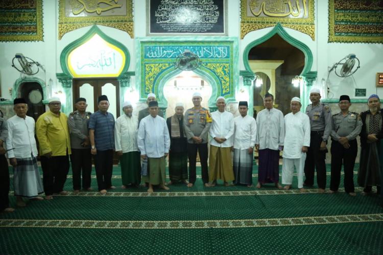 Subuh Berjamaah di Masjid Muslimin, Kapolrestabes Medan: Jangan Mau Diprovokasi