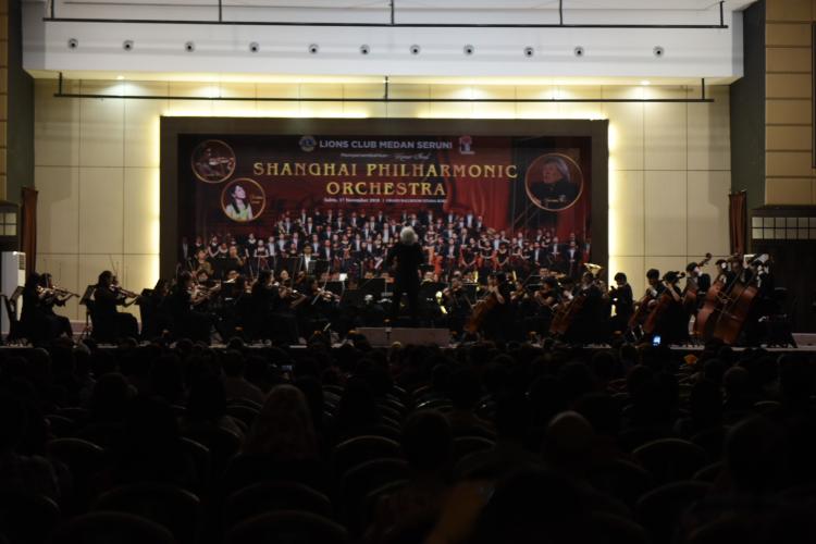 LCM Medan Seruni Gelar Orchestra untuk Amal, Sekda Apresiasi Hiburan Berkelas Internasional