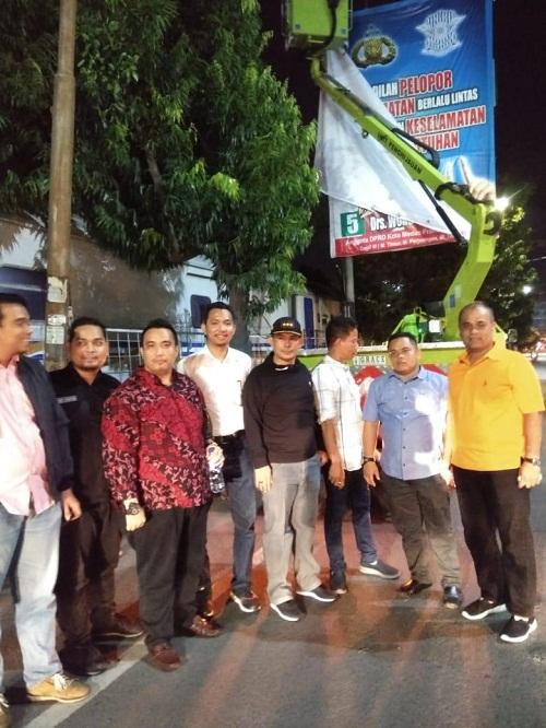 Pemko Medan dan Bawaslu Mulai Tertibkan Alat Peraga Kampanye