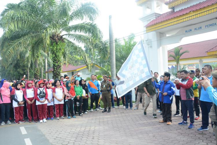 HUT PGRI dan HGN, Ribuan ASN Deli Serdang Ikuti Jalan Santai