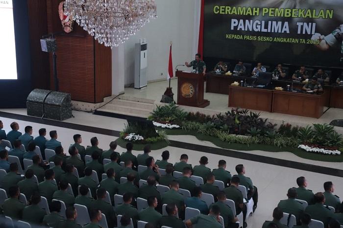 Panglima TNI Berikan Ceramah tentang Network Centric Warfare untuk 566 Perwira TNI