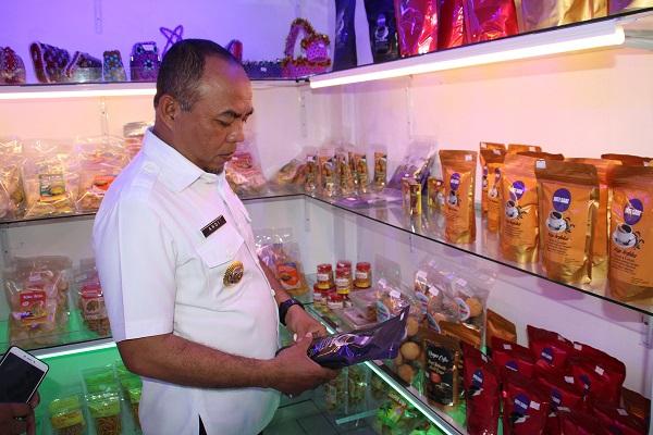 Bupati Resmikan Pusat Oleh-Oleh Labuhanbatu