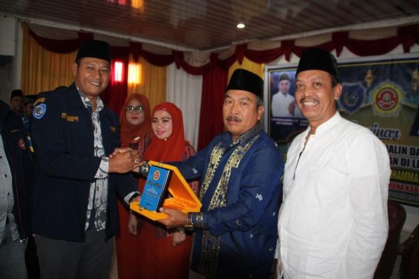 Ketua Tim Penggerak PKK Kabupaten Labuhanbatu Beri Apresiasi Pengurus Karang Taruna
