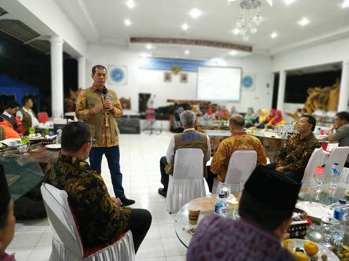 Kepala BNPB Ajak Warga Huta Bargot Tambang Emas Hijau di Madina