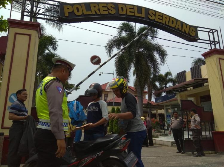 Antisipasi Teror, Polres Deli Serdang Perketat Pengamanan di Pintu Masuk