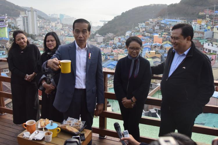 Bertemu Peneliti Muda di Korsel, Presiden Jokowi: Jika Digabungkan Anggaran Riset Kita Capai Rp26 Triliun