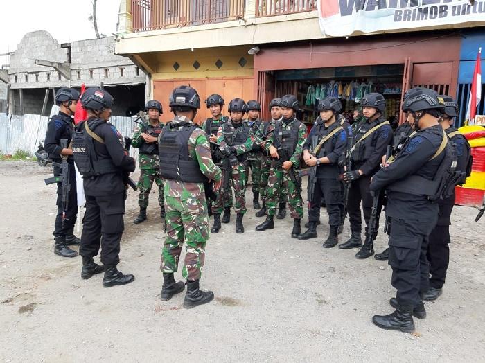 Satgas Yonif 514 dan Brimob Polri Pastikan Jayawijaya Aman Kondusif