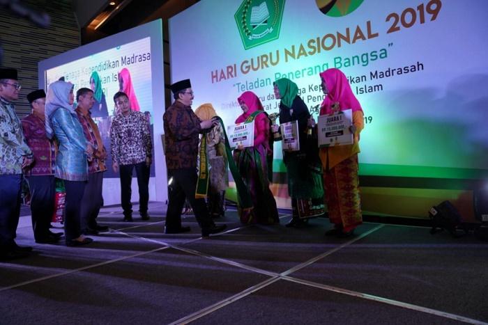 Hari Guru Nasional 2019, Wamenag Sebut Peran Guru Agama dalam Pembentukan SDM Indonesia