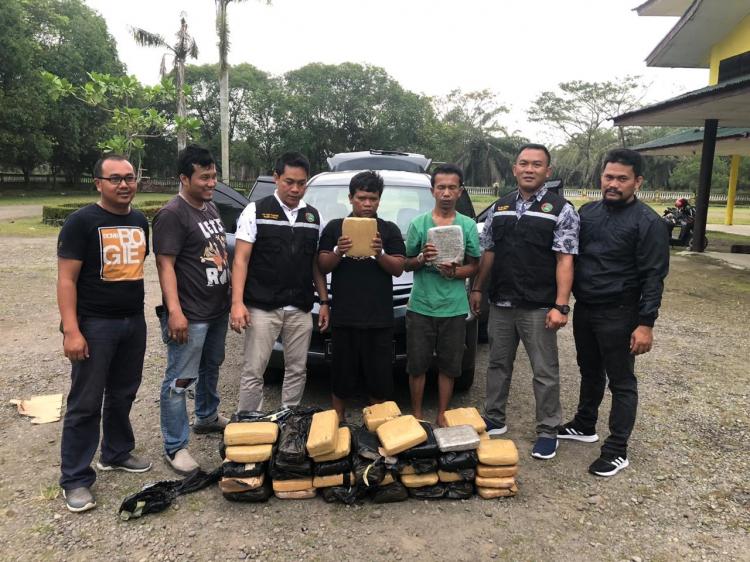 Bawa 58 Kg Ganja dari Aceh Menuju Bandung, Dua Warga Jawa Barat Ditangkap di Langkat