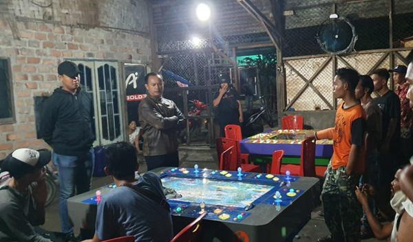 Grebek Lokasi Judi di Kampung Pon, Polres Sergai Amankan Sebilah Pisau, 3 Orang Jalani Tes Urine