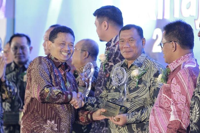 Bupati Deli Serdang Terima Anugerah Kihajar 2019 dari Kemendikbud