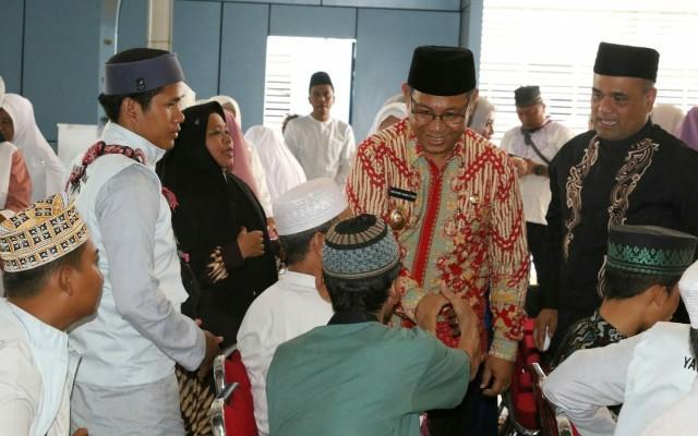 Maulid Nabi Muhammad SAW, Plt Wali Kota Medan Bagikan 720 Tumbler Jaga Kelestarian Lingkungan