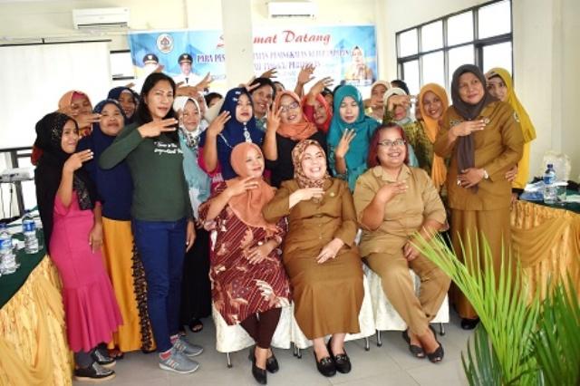 Dinas PP dan PA Kabupaten Tapteng Gelar Kegiatan Peningkatan Keterampilan Ibu Rumah Tangga/Perempuan