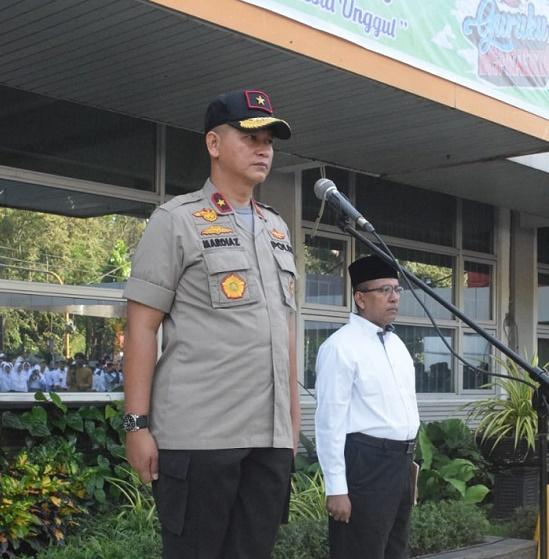 Wakapolda Sumut Pimpin Upacara Hari Guru ke-74 di Yaspendar Medan