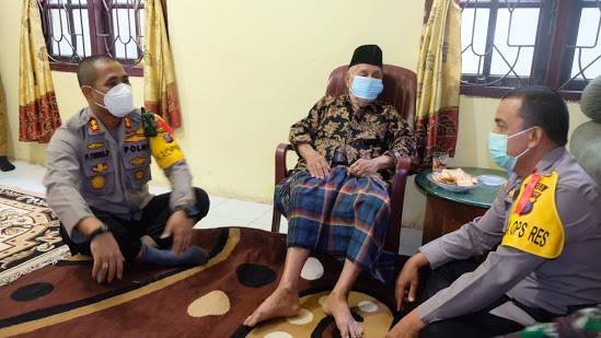 Kapolres Tanjung Balai Sambangi Pahlawan Veteran di Kecamatan Tanjung Balai Utara