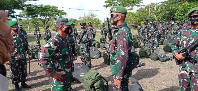 Kasum TNI Cek Kesiapan Yonif 734/SNS Sebelum Laksanakan Tugas