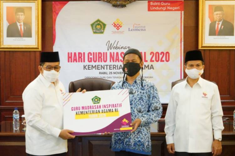 Kemenag Beri Hadiah Laptop dan Uang Pembinaan untuk 12 Guru dan Kepala Madrasah Inspiratif 2020
