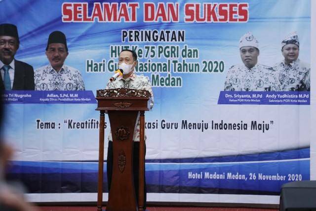 Peringatan Hari Guru Nasional dan HUT PGRI ke-75, Pjs Wali Kota Medan Ajak Guru Ikuti Perkembangan Teknologi