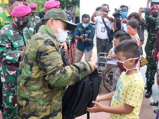 Arief Sudarto Buka Aksi Bakti Sosial HUT Ke-75 Marinir di Belawan