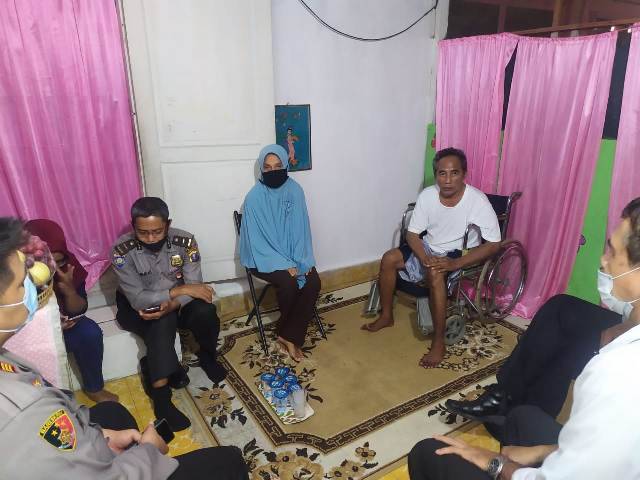 Anggota Sakit, Kapolsek Medan Helvetia Jenguk Aiptu Dicky Imran