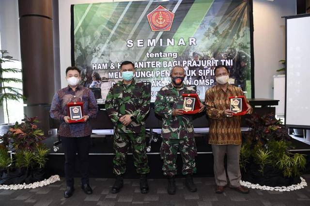 Babinkum TNI Gelar Seminar HAM dan Hukum Humaniter untuk Personil TNI AD, TNI AL, dan TNI AU
