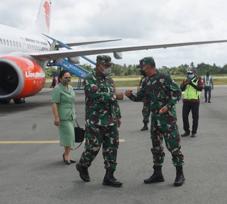 Danrem 174 Merauke Sambut Pangdam XVII/Cenderawasih Beserta Rombongan Saat Kunjungan Kerja di Wilayah Merauke