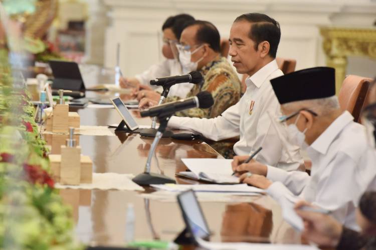 Presiden: Strategi Gas dan Rem Jangan Sampai Kendur