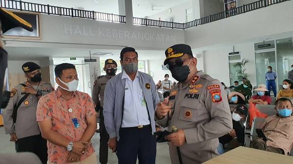 Kapoldasu Sosialisasikan PPKM Level 3 Nataru di Pelabuhan Ajibata