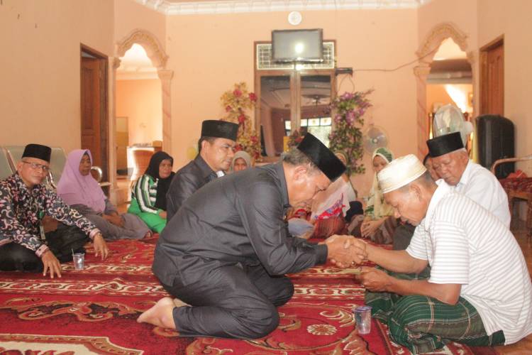 Kemenag Padang Lawas Salurkan Bantuan untuk Korban Kebakaran di Desa Siboris Dolok