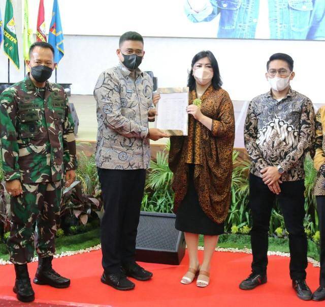 300 Pelajar di Kota Medan Terima Bantuan dari Bobby Nasution 