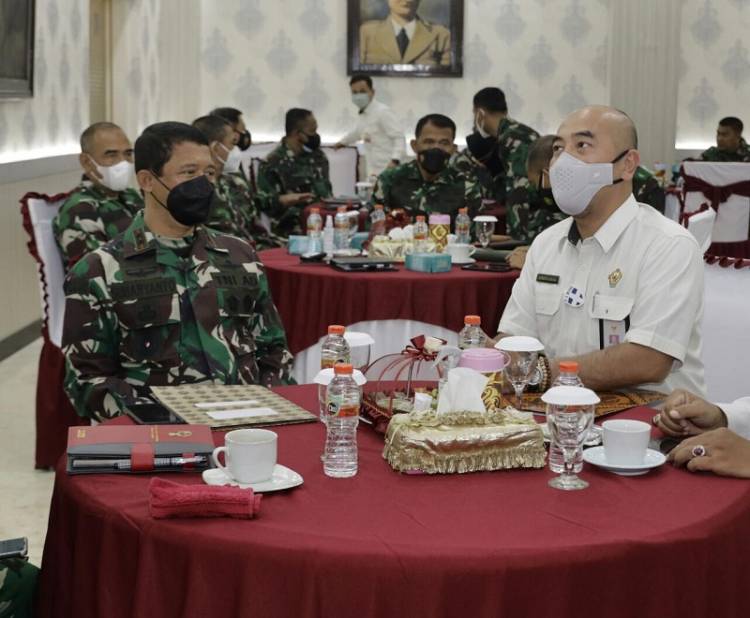 Kemhan Tinjau Kinerja Tim Siber Kodam V/Brawijaya