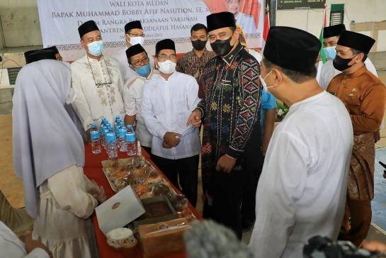 Walikota Medan Tinjau Vaksinasi di Pesantren Ar-Raudatul Hasanah