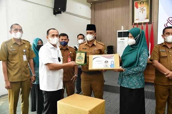 Peduli Ekonomi Desa, Pemkab Batu Bara Berikan Bantuan ke Warga