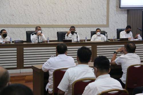Sekda Kota Medan Pimpin Rapat Evaluasi Pasca Pelimpahan Sebagian Kewenangan Pengelolaan Sampah kepada Camat