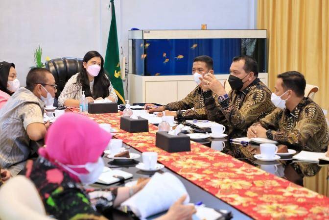 Kahiyang Ayu Dukung Pemanfaatan Pasar Hindu untuk Penjualan Produk UMKM