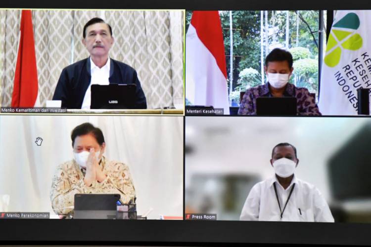  Pemerintah Targetkan Vaksinasi COVID-19 Capai 300 Juta Dosis di Akhir Tahun 2021