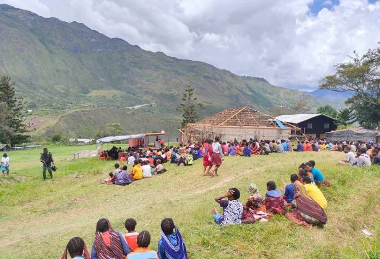 Satgas Yonif RK 751/VJS Hadiri Perayaan HUT ke-61 Masuknya Injil ke Kurima Papua