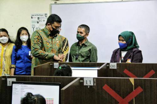 Walikota Medan Tinjau Pelaksanaan Ujian Beasiswa Bobby Nasution