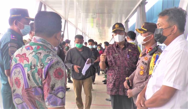 Tidak Bisa Tunjukkan Bukti Vaksin, Tidak Boleh Lanjutkan Perjalanan Laut di Sibolga