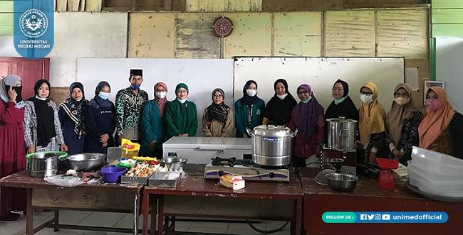 Dosen Unimed Latih Guru MTs Alwashliyah 19 Percut Olah Bahan Pangan Lokal jadi Frozen Food