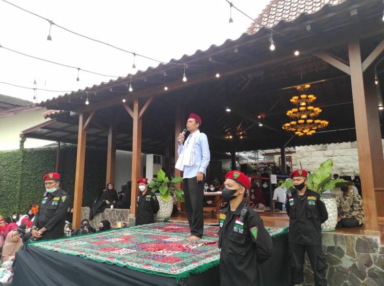 UAS Hadiri Pengajian Akbar Khadijah di Pendopo Rahudman Harahap, Sampaikan Pentingnya Menjaga Harkat Martabat Wanita 