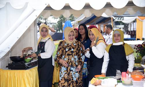 Dimeriahkan Beragam Kudapan Khas Daerah, Nawal Lubis Harapkan Festival Kuliner Sumut Jadi Momen Inovasi dan Kreasi Resep Turun Temurun