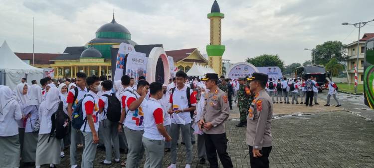  Di Hadapan Kapolrestabes, Ratusan Pelajar Tingkat SMA Minta Koruptor Dihukum Berat 